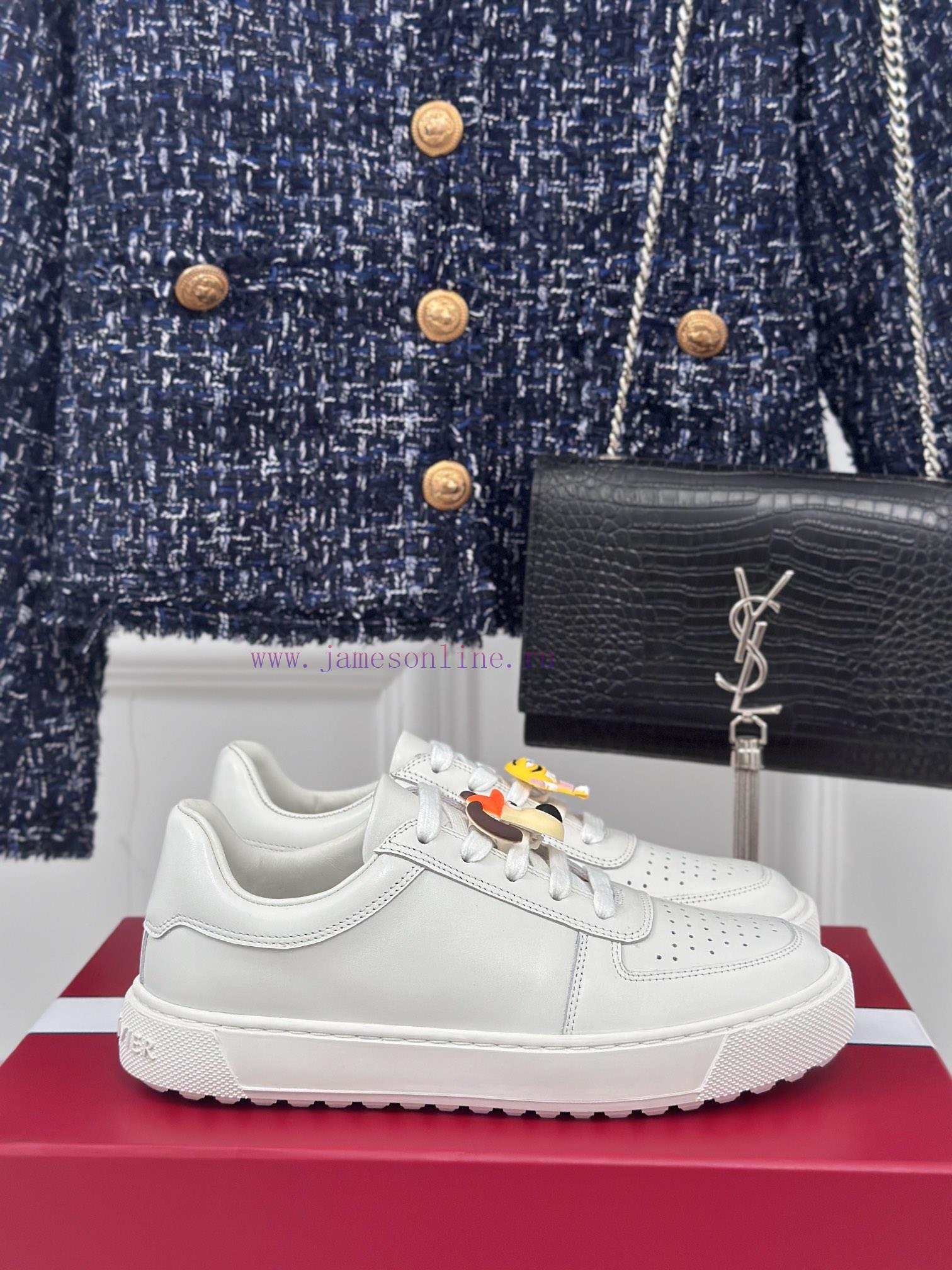 Roger Vivie RV24ss New White ShoesThe shoe design is very delicate and not softNot picky abopy81b5s1