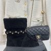 Chanel | Chanel Classic Autumn/Winter Double CThick soled snow bootsA pair of snow boots thayavb46zn