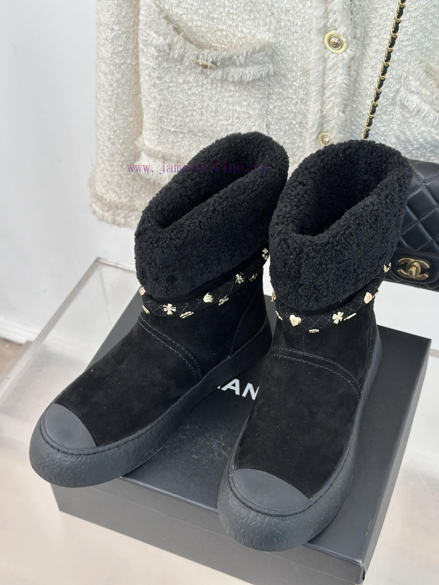 Chanel | Chanel Classic Autumn/Winter Double CThick soled snow bootsA pair of snow boots thayavb46zn - Image 3