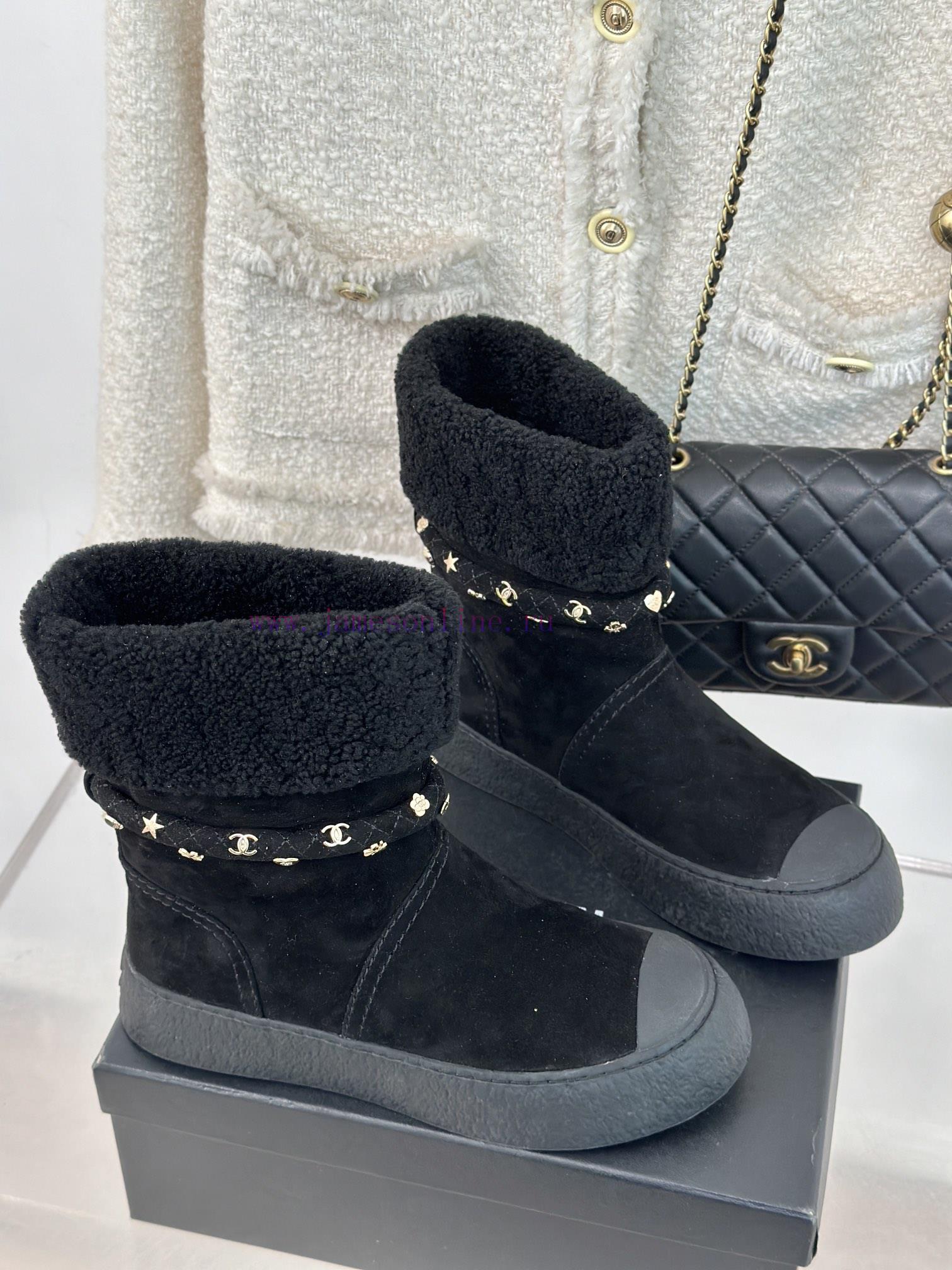 Chanel | Chanel Classic Autumn/Winter Double CThick soled snow bootsA pair of snow boots thayavb46zn - Image 4