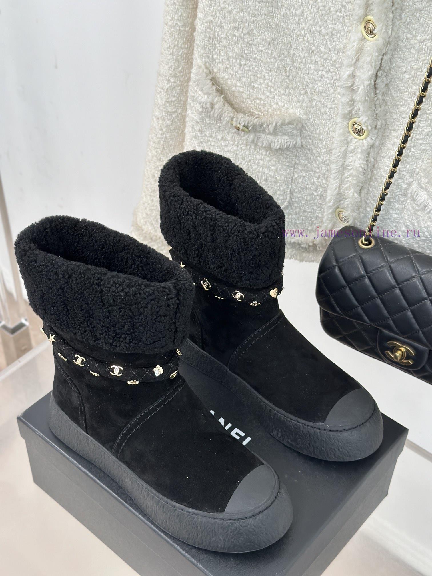 Chanel | Chanel Classic Autumn/Winter Double CThick soled snow bootsA pair of snow boots thayavb46zn - Image 5