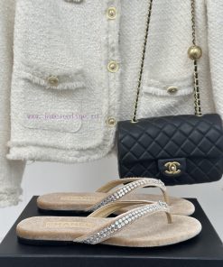 CHANEL THONGS is 25C Spring/SummerRunway flip flopsSummer flip flops inexplicably make peopl5zyypmrw