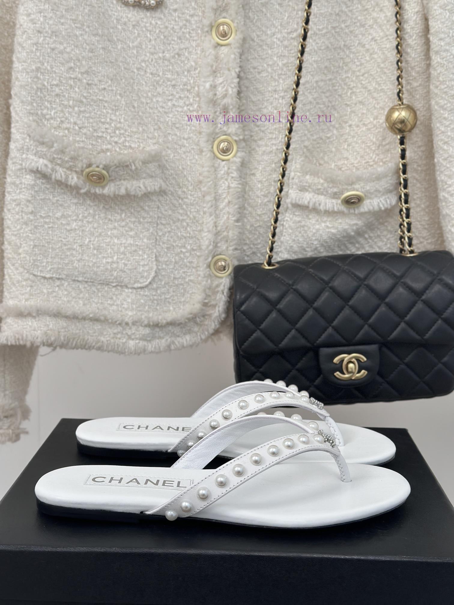 CHANEL THONGS is 25C Spring/SummerRunway flip flopsSummer flip flops inexplicably make peoplnfwmi5bf - Image 2