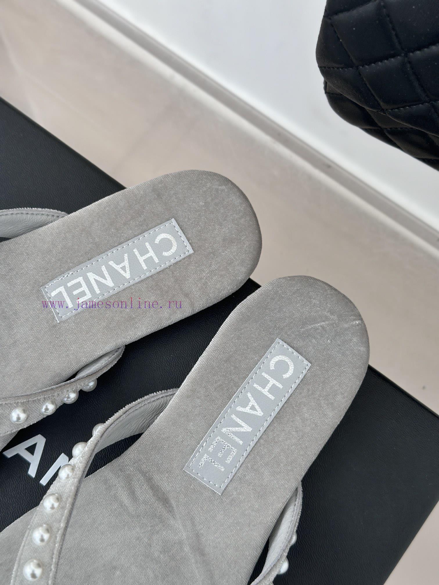 CHANEL THONGS is 25C Spring/SummerRunway flip flopsSummer flip flops inexplicably make peopll72pu2t1 - Image 8