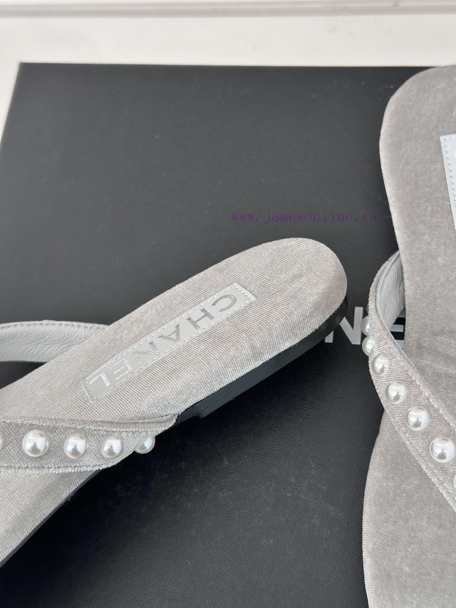 CHANEL THONGS is 25C Spring/SummerRunway flip flopsSummer flip flops inexplicably make peopll72pu2t1 - Image 9