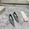 JIMMY CHOO Versatile Charm High Heels, made of brushed leather material to achieve the class69qp4c0j