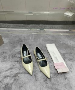 JIMMY CHOO Versatile Charm High Heels, made of brushed leather material to achieve the class9wm6uquc