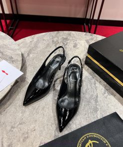 ∙ CL deduction with empty space ∙ ꫛꫀ w ︎ ️This high-heeled shoe is made of black calf leathenh7z5aez