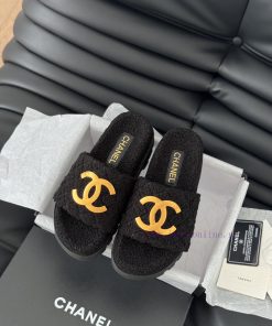 Chanel 24B new fur slippersThis fur mop is really cuteSoft and fluffy fur, comfortable and wgxu9w2de