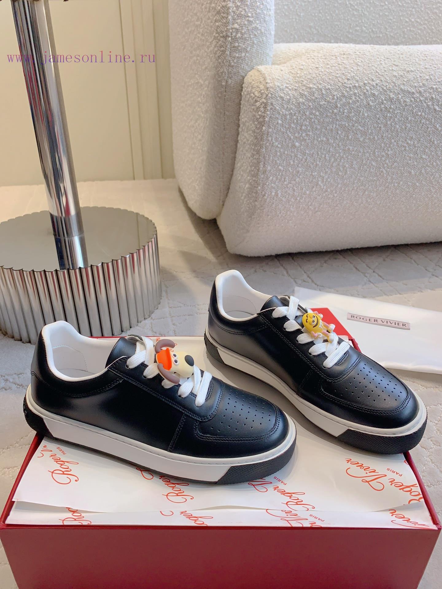 Roger Vivie's new cartoon white shoes with super cute cartoon avatars look great on the feet0pflgudk - Image 4