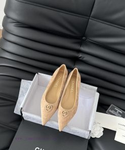 Chanel 25C new heart-shaped buckle pointed single shoeIt's hard not to love the stunning Mar46635hp0