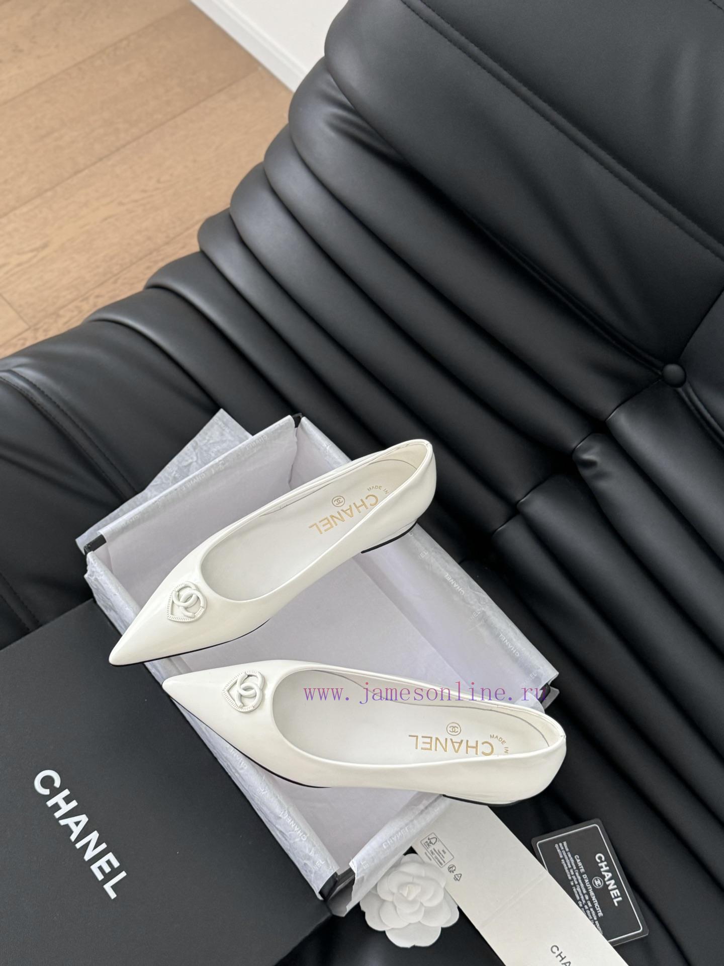 Chanel 25C new heart-shaped buckle pointed single shoeIt's hard not to love the stunning Marh4yluyi5 - Image 7