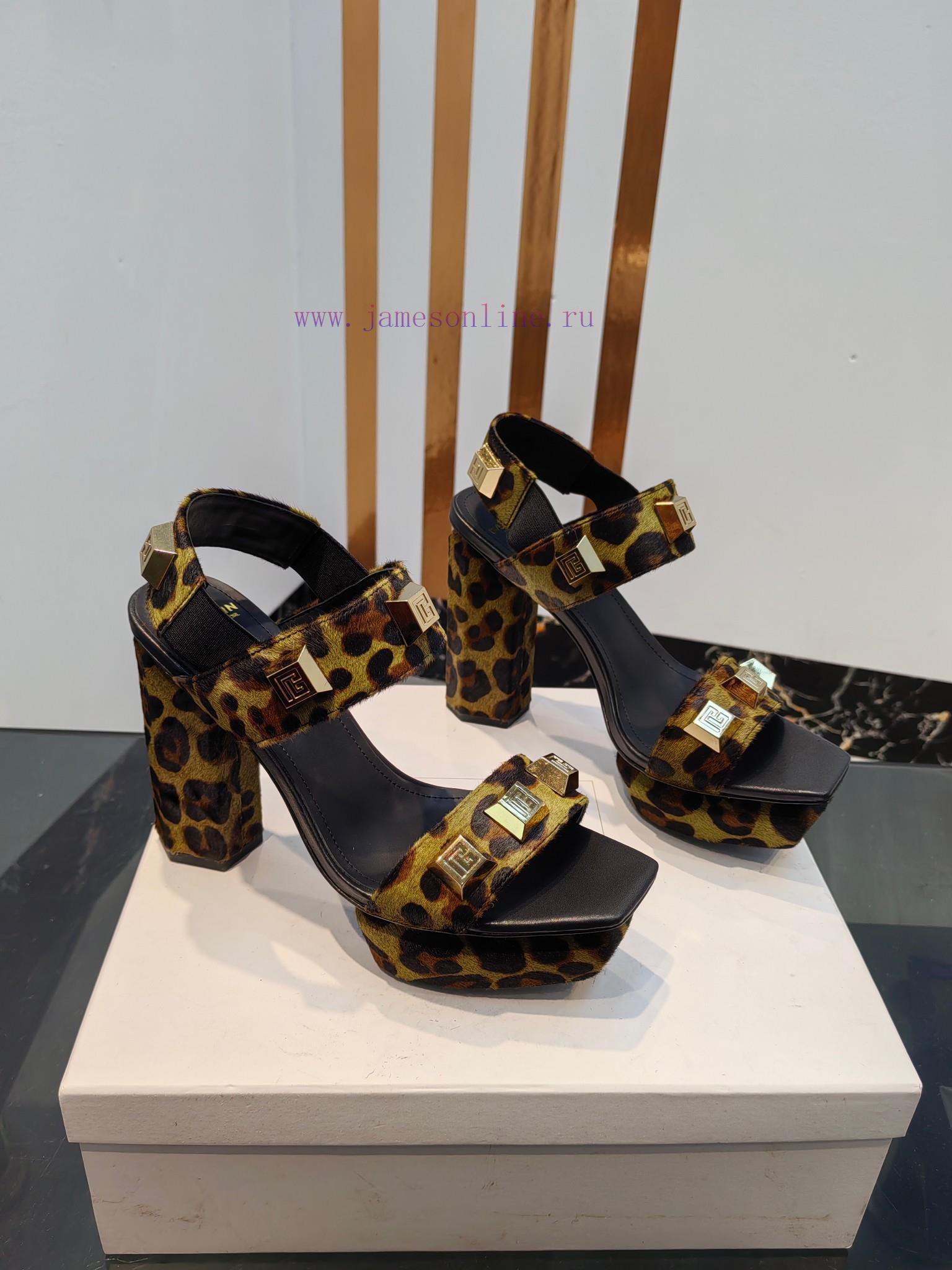 Out, Balmain autumn/winter 2023 runway fashion hate sky high waterproof platform sandals,Brawrovq2uv - Image 3