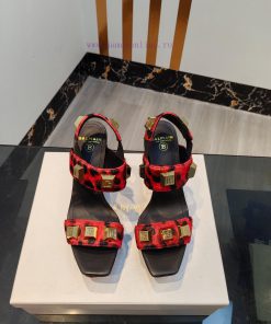 Out, Balmain autumn/winter 2023 runway fashion hate sky high waterproof platform sandals,Bra1yfl8iad