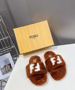 FENDI's new autumn and winter fur mop is an essential item every autumn and winter. Not onlyfyklfk16