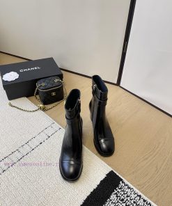 Chanel thick heel high-heeled short boots with side zipper and double C-buckle decoration fatkfyk6o5