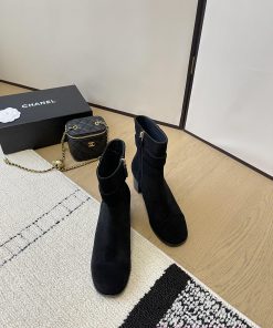 Chanel thick heel high-heeled short boots with side zipper and double C-buckle decoration fa9pywlw36