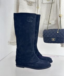 Chanel | Chanel 25C suede pants and bootsThis season's Rocket Goddess must have itemThe sidegu8oep9c