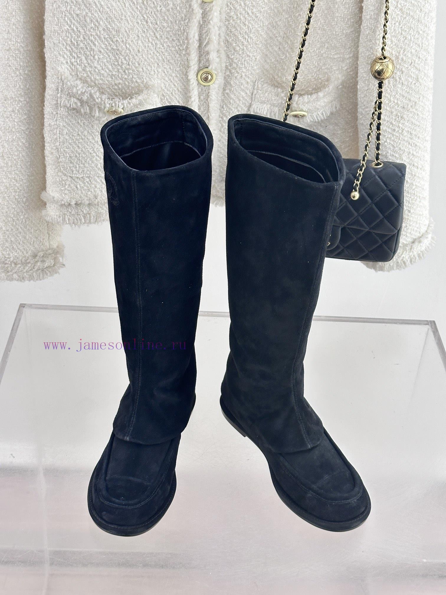Chanel | Chanel 25C suede pants and bootsThis season's Rocket Goddess must have itemThe sidegu8oep9c - Image 6