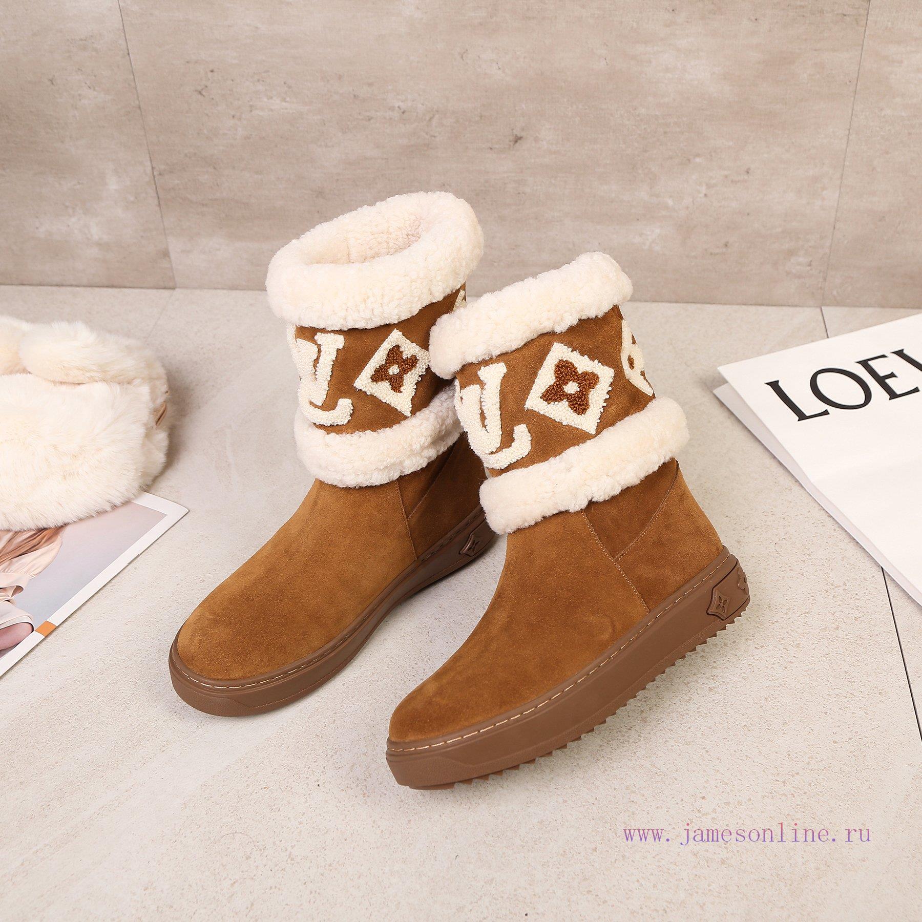 p. Classic Lv snow boots are made of handmade patchwork fabric, and each pair of shoes consuvwt6hyxe