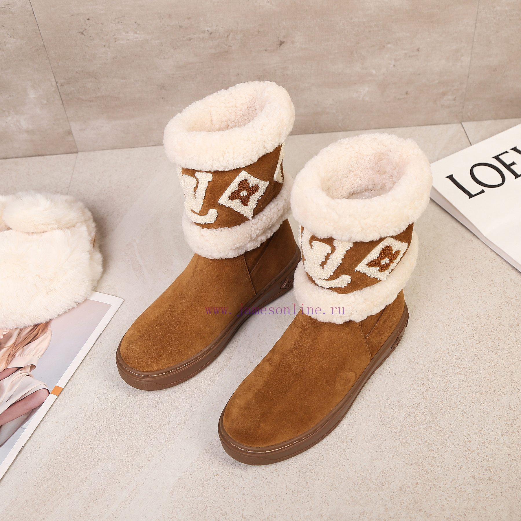 p. Classic Lv snow boots are made of handmade patchwork fabric, and each pair of shoes consuvwt6hyxe - Image 5