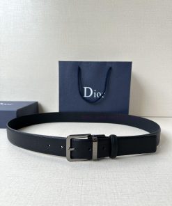This 35mm waistband combines elegance and modern style with a double-sided design. One side ntgd605r