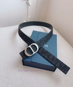 High end quality, physical photographyComes with a complete gift boxDIOR material, milkshake vcsggdox