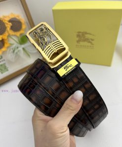 Burberry automatic beltMaterial: Leather Belt with 100% Head Layer. The leather belt is guar iedkebhr