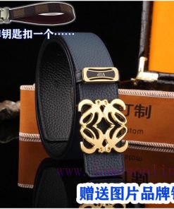 Give a picture keychain as a giftWooden box with accompanying picturesLuo YiweiBuckle materi 3lold5ql