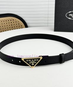P rada top layer calf leather creates a minimalist yet classic design, with a 2.5mm premium 1jn7r058
