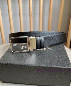 PRADA's reversible waist belt features the iconic Saffiano leather belt on one side, paired 0ovmncfh