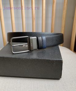 PRADA's reversible waist belt features the iconic Saffiano leather belt on one side, paired hlvi2kbr