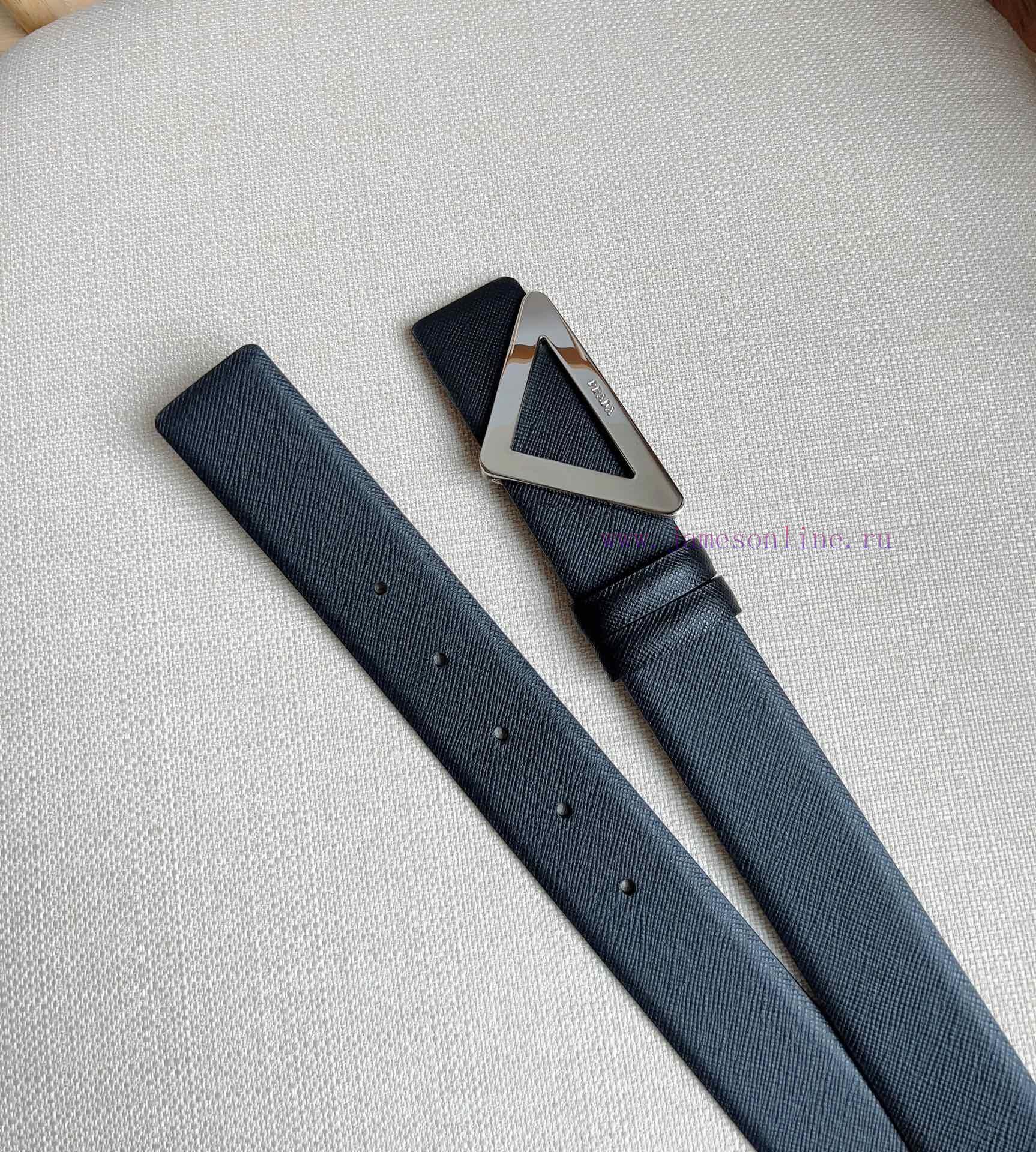 PRADA's buckle style waist belt comes from a multifunctional combination accessory series th 8rvg93wb - Image 4