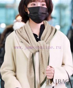 The popular Yana LP silver striped diamond shaped scarf triangle scarf is luxurious in termsfs66yfxg
