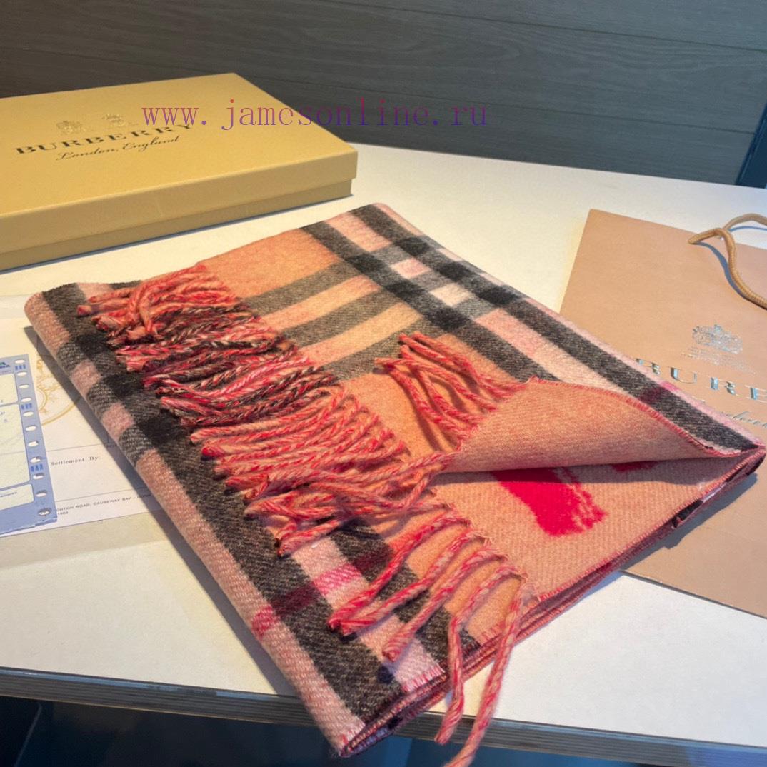 Burberry Double sided Scarf ️ One side solid color LOVE, one side classic plaid ️ Very styli4rd93d90 - Image 4