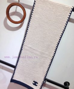 Chanel's new Chanel lace knitted scarf is so beautiful [tears]. It is a top-notch official puoz56tti