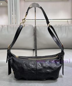 This D-Journey Handbag Is A New Product Of This Season Which Made A Brilliant Debut In Dior's S g7894x2g