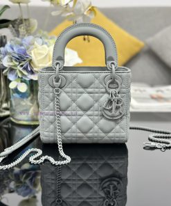 Lady Dior Three Grid Frosted Rattan Grain Cowhide Flip Bag Paired With A Chain Ultra Matte Fini pt0ddt1y