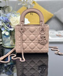 Lady Dior Three Grid Frosted Rattan Grain Cowhide Flip Bag Paired With A Chain Ultra Matte Fini 7x6nkyqa