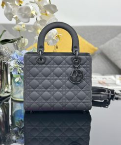 Lady Dior Five Grid Frosted Rattan Grain Cowhide Flip Style Handbag Paired With Shoulder Straps 82xdoxrj