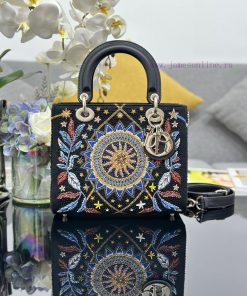 Lady Dior Five Panel Embroidered Star And Moon Beads Elegant And Beautiful Insights Fashionable e5vwnz6a