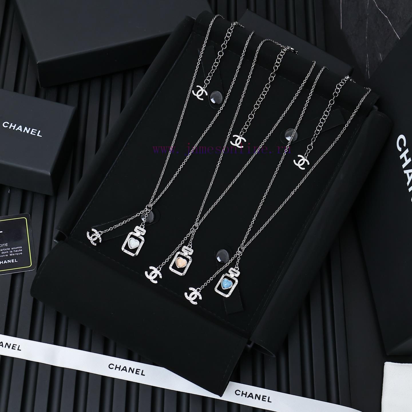 Chanel 25P Colored Glass Perfume Bottle NecklaceThis Season Is A Great Perfume Bottle SeriesCom k325rsrl