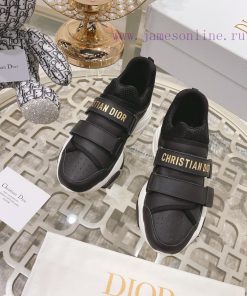 Dior Classic Series Leather Velcro Casual SneakersThis D-Wander Sports Shoe Showcases A Modern q7j585n9