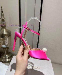 Jimmy Coo Is A Simple Elegant And Fashionable Pair Of SandalsOne Button High-heeled Sandals Sim ceks69tp