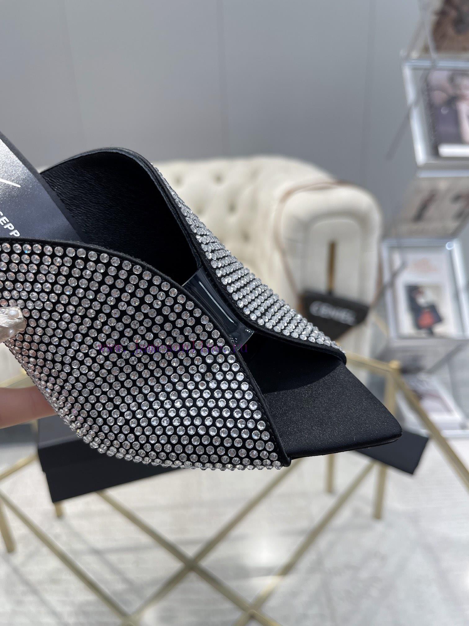 GZ | 𝟐𝟎𝟐 4/𝐒𝐒𝐧𝐞𝐰Genuine Leather Outsole 300 Imitation Genuine Leather OutsoleGiuseppe Zanotti G k4roqvpy - Image 4