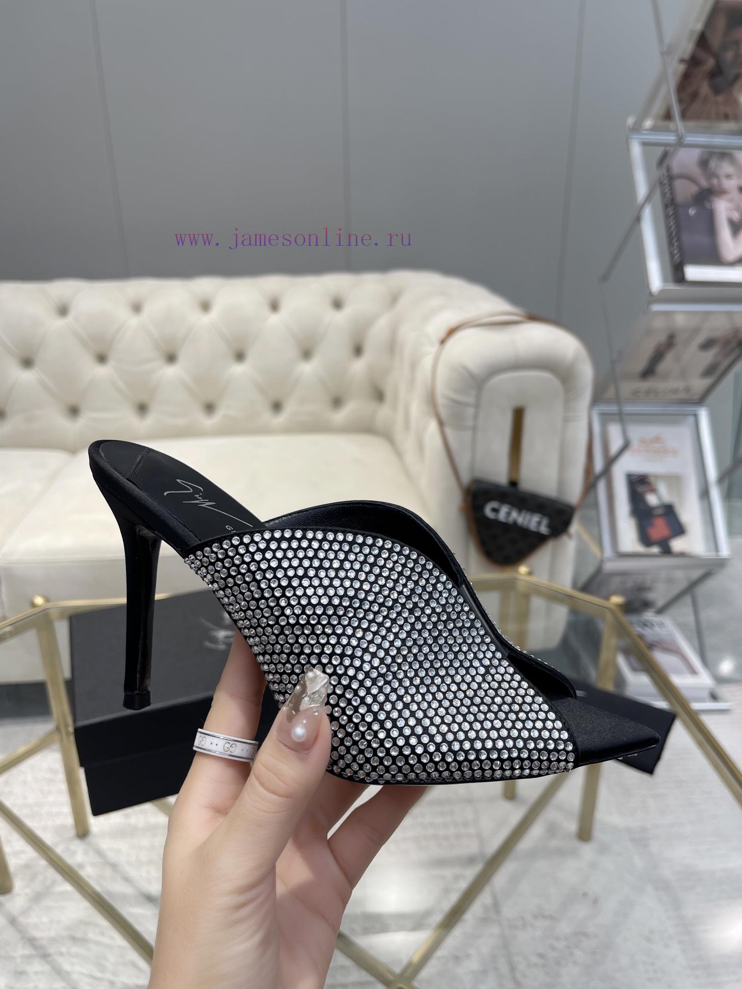 GZ | 𝟐𝟎𝟐 4/𝐒𝐒𝐧𝐞𝐰Genuine Leather Outsole 300 Imitation Genuine Leather OutsoleGiuseppe Zanotti G k4roqvpy - Image 5