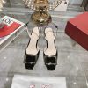 Roger Vivier's New Spring 2024 Patent Leather Hollow SandalsShe Can Only Be Met But Not Sought t0bnih7x