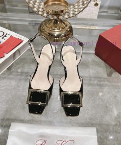 Roger Vivier's New Spring 2024 Patent Leather Hollow SandalsShe Can Only Be Met But Not Sought t0bnih7x