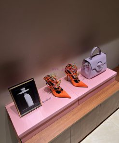 The Most2024 Milan Fashion Show Synchronized UpdateVersace: The Perfect Interpretation Of Medus ocujz8pe
