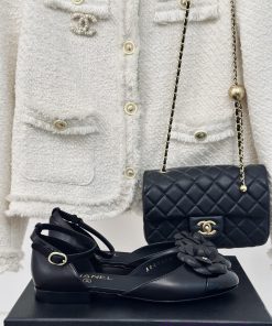 Chanel | Chanel 24c Spring/Summer New ProductsCamellia Hollow Sandals SeriesThis Season's Camel wivw4vhb